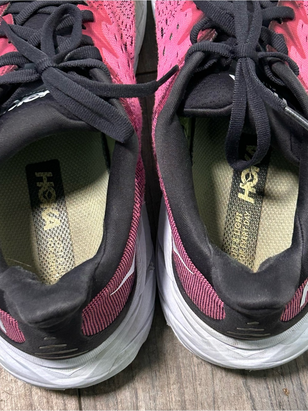 Hoka One One Clifton 8 Athletic Shoes Women's 9 D Pink w/ Black & White Running - Picture 9 of 11